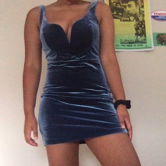 blue velvet dress express cocktail ! 💍🥶🦕 Style:N80G3927 Machine wash at low Restaurant Staff Uniforms Clothing: Midi Dresses: 'Charming'